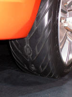 Land Rover Tire.jpg (158353 bytes)