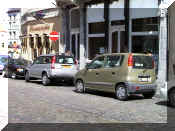 Honda HR-V + Hyundai Atos; Brussels.jpg (150687 bytes)