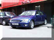 Lexus IS200; London.jpg (141462 bytes)