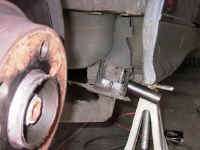 Trailing_Arm_and_Trailing_Arm_Bushing.jpg (31561 bytes)