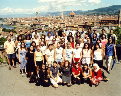contiki_group.jpg (695339 bytes)